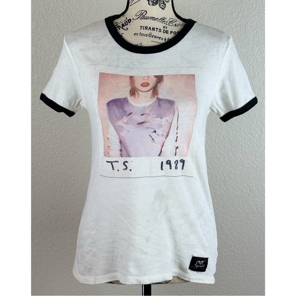 Taylor Swift T.S. The 1989 World Tour S White Ringer T-Shirt, size XS - Picture 5 of 9